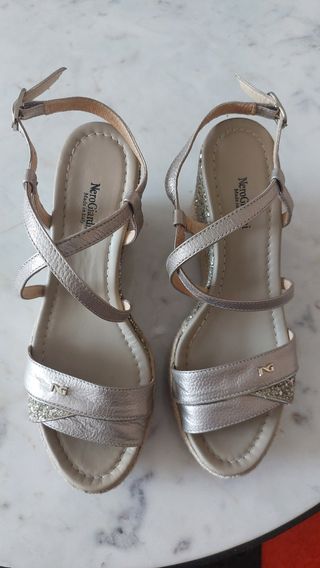 Sandalias Doradas Cuña NeroGiardini N 38