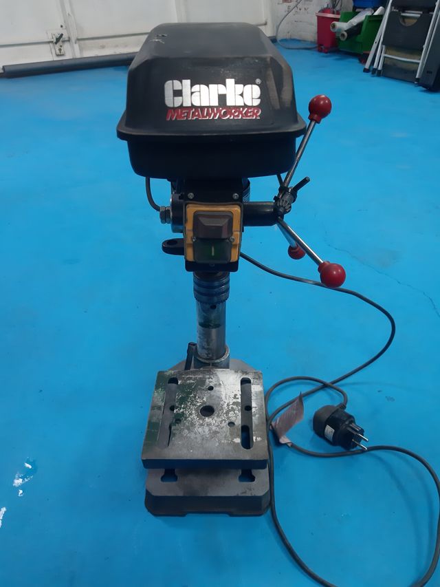 TALADRO DE COLUMNA CLARKE CDP102B