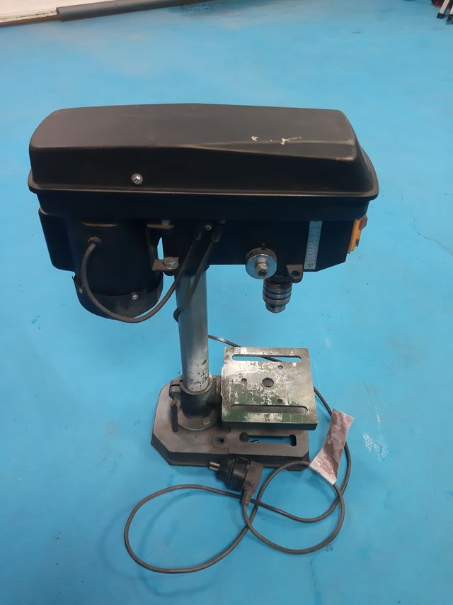 TALADRO DE COLUMNA CLARKE CDP102B