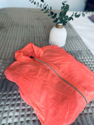 Cortavientos naranja mujer