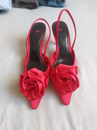Zapatos Zara rojos tacón 38
