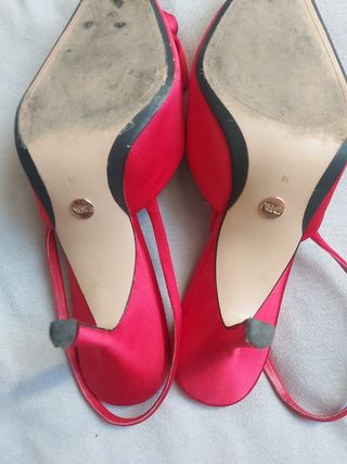 Zapatos Zara rojos tacón 38