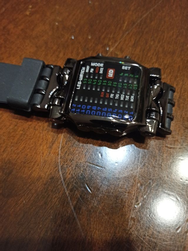 Orologio LED digitale da polso