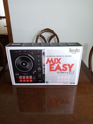 Tabla o mesa de DJ Hércules 300 MK2