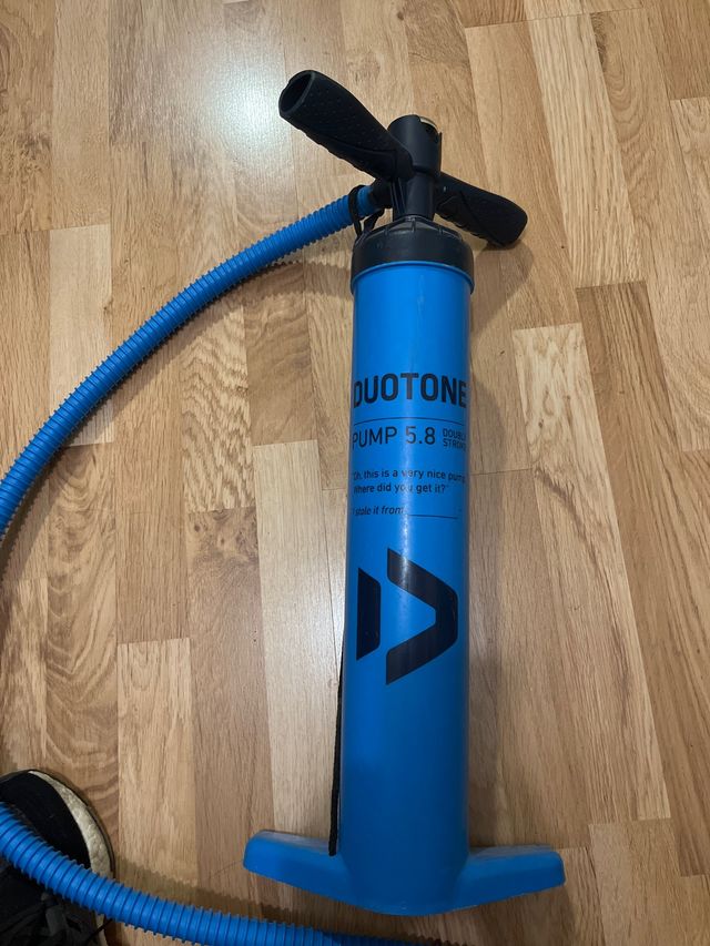 Bomba Duotone pump 5.8 SUP XL.