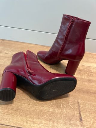 Botines Zara burdeos. comprados en octubre de 2024