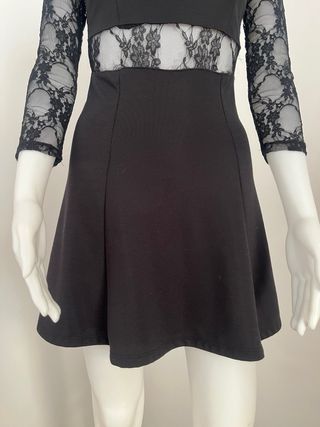 Vestido negro encaje fiesta