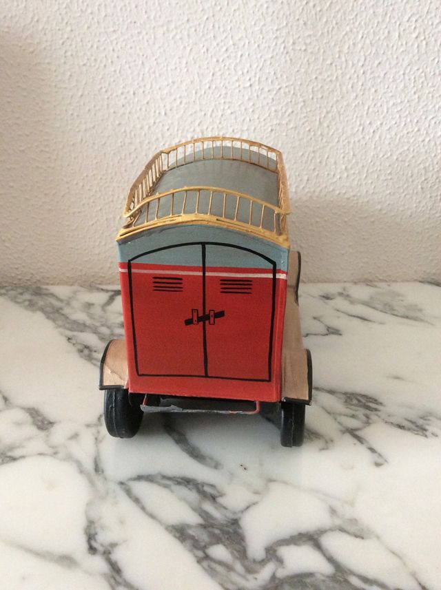VINTAGE COCHE DE LATA ROYAL MAIL