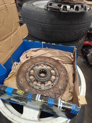 Disco embrague BMW 330d E46