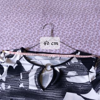 Blusa Cleo taglia L, bianca e nera.