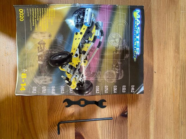 Meccano, moto de tres ruedas