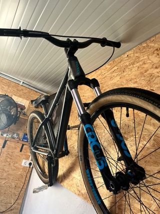 Bicicleta dirt Canyon Stitched