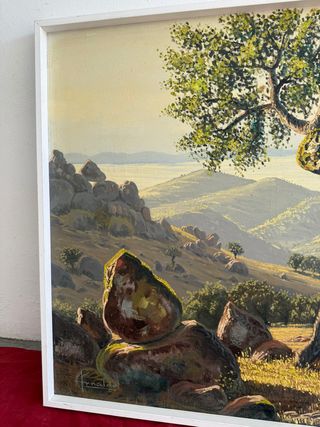 Paisaje con montaña y árboles,