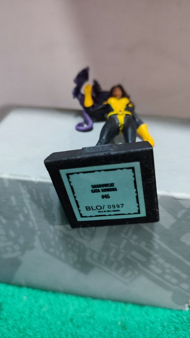 2 FIGURAS MARVEL NAMOR Y GATA SOMBRA De regalo 