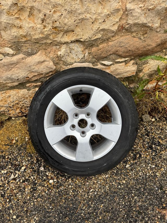 Llanta 205/60 R15 91V - VW