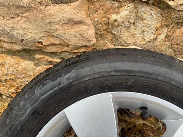 Llanta 205/60 R15 91V - VW