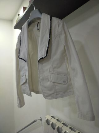 Giacca jeans bianca ragazza