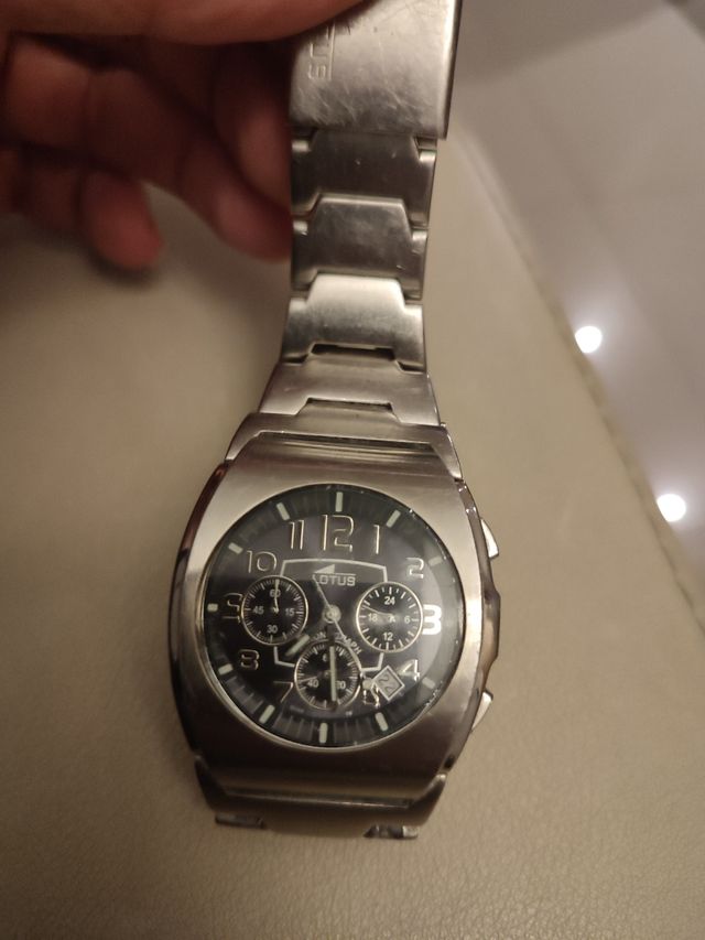 Reloj Lotus