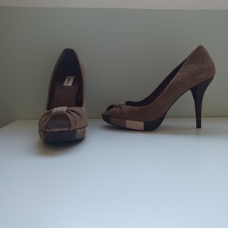 Zapato tacón peeptoes tonos marrones BLANCO