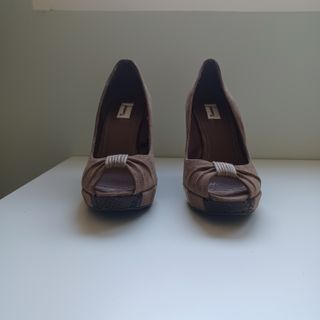 Zapato tacón peeptoes tonos marrones BLANCO