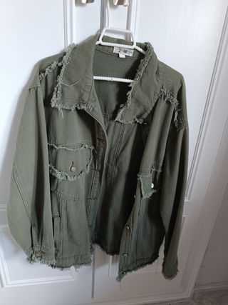 Cazadora vaquera verde militar
