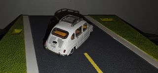 Colección coches escala 1 43 Seat 800