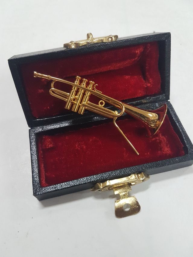 TROMPETA MINIATURA DORADA