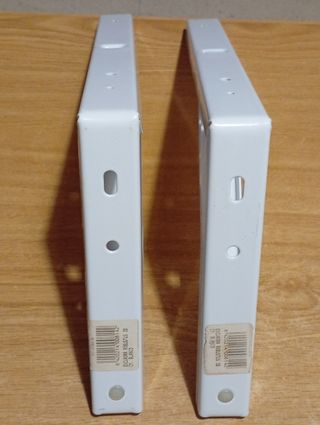2 Soportes metal blancos - ¡Como nuevos!
