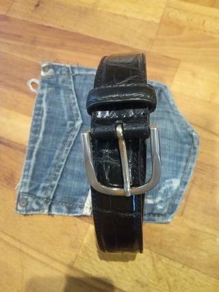 Cinturón A. Leyva Piel Negro 108cm