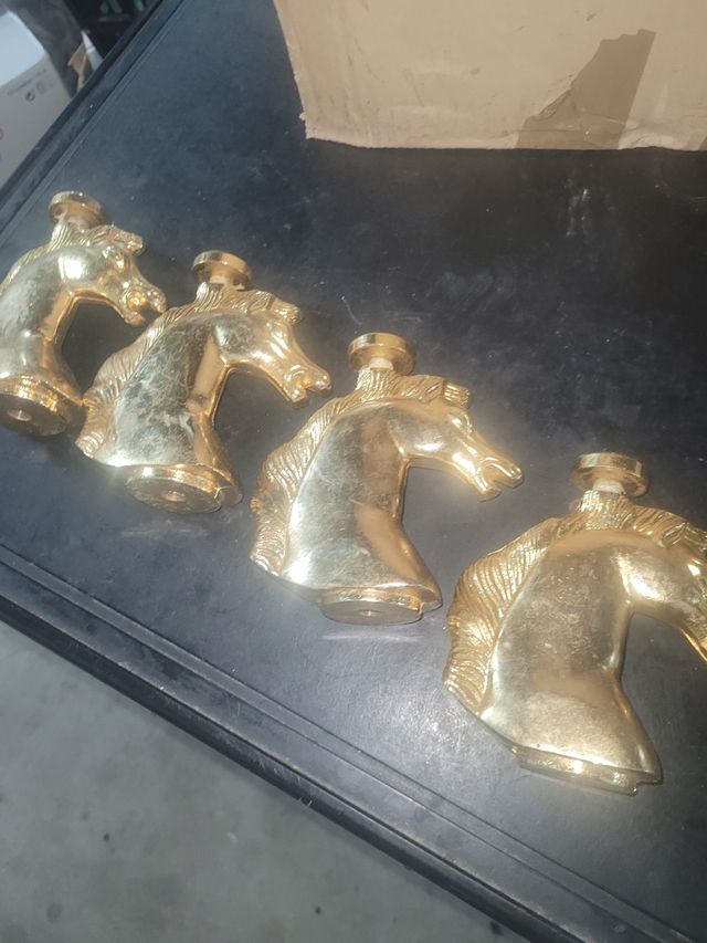 4 Caballos Metal Dorado Decoración