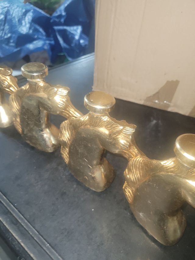 4 Caballos Metal Dorado Decoración