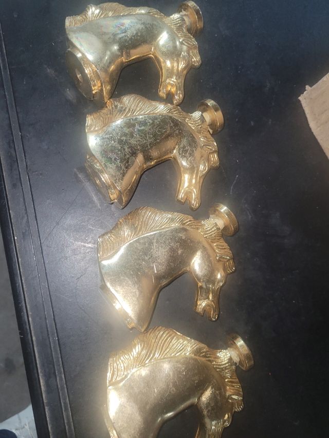 4 Caballos Metal Dorado Decoración