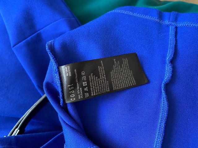 Top azul klein manga corta