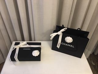 Scatola e Busta Chanel
