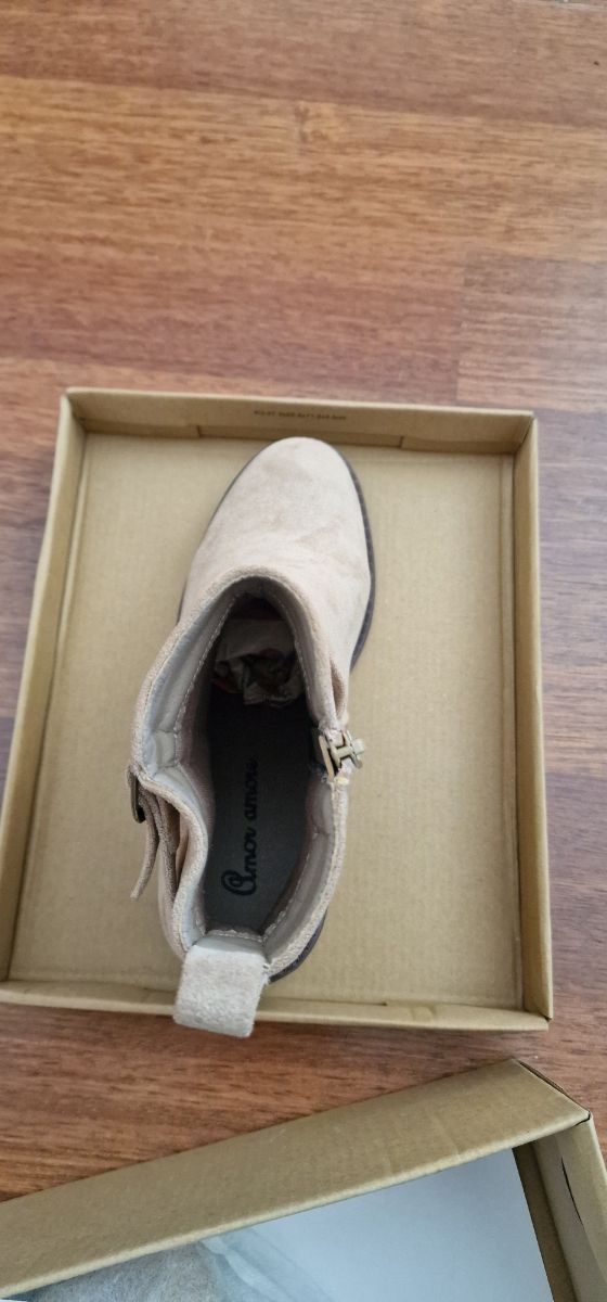 Botín beige con tacos