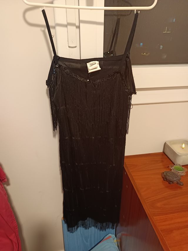 Vestido de tirantes de fiesta negro