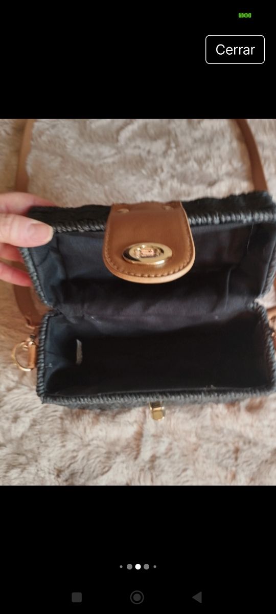 Bolso estilo cofre de mimbre