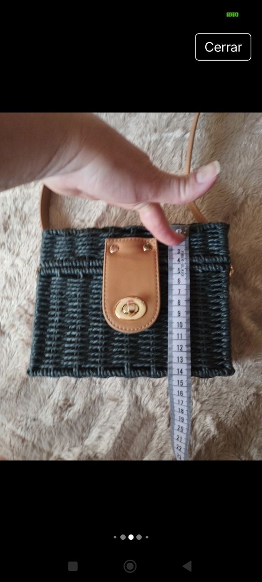 Bolso estilo cofre de mimbre