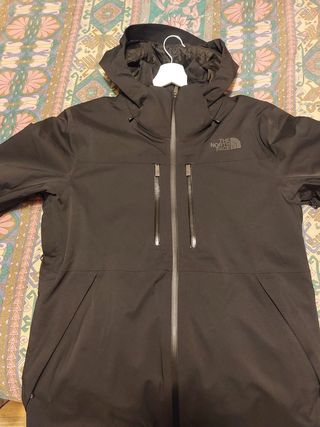 Abrigo North Face hombre.
Talla L 