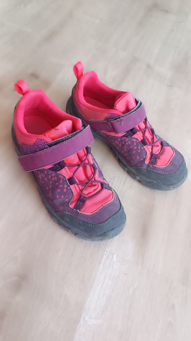Zapatilla montaña decathlon 33 niña niño