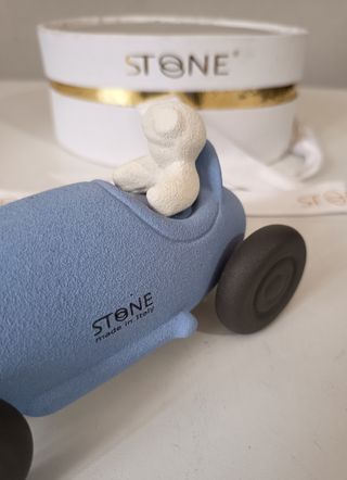 Macchina in pietra "Stone Italia"da collezione 