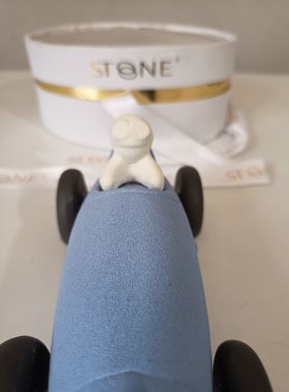 Macchina in pietra "Stone Italia"da collezione 