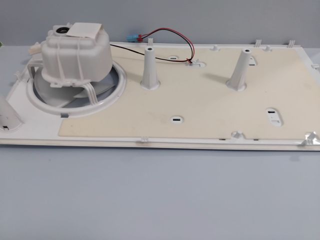 Tapa+aleta+soporte ventilador Frigorífico Balay