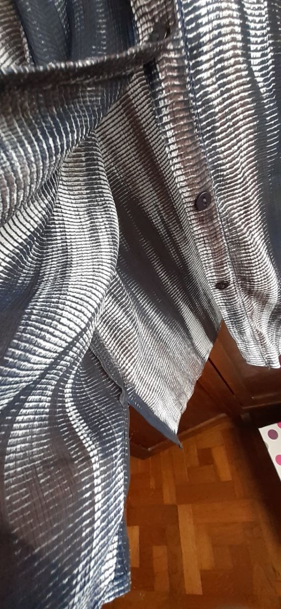 Camisa azul y blanca - semi transparente