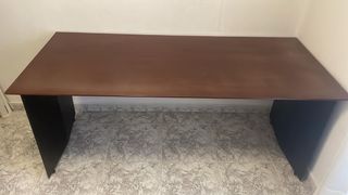 Mesa escritorio marrón oscuro