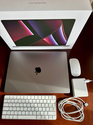 MacBook Pro 16” M2 MAX 32GB RAM 1T