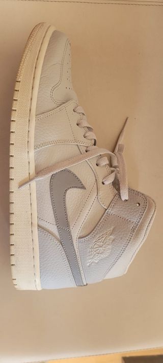 Jordan 1 Mid Grigie Riflettenti