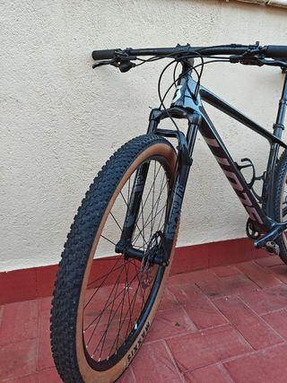 Scott Scale 925 carbono
Talla L  1'72-1'85