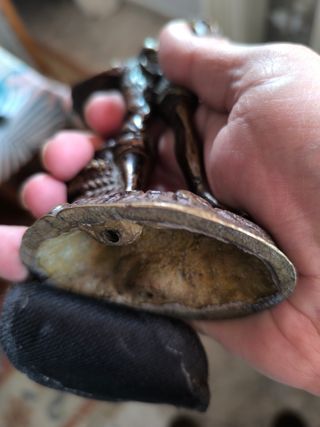 Escultura bronce niño pescador