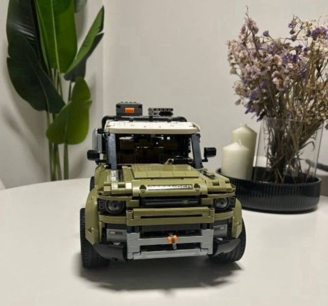 Bloques Technic Land Rover Defender 42110 leg